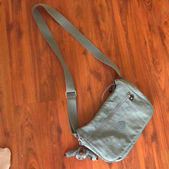 Kipling Fern green "Declan" Cross body bag medium size - Picture 4 of 8